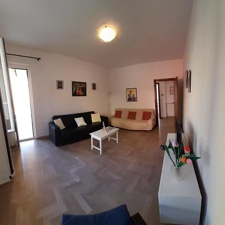 Casa Gina Secondo Piano Con Ascensore E Parcheggio * Levanto