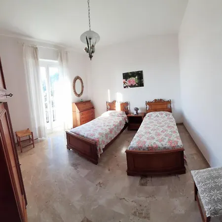 Casa Gina Secondo Piano Con Ascensore E Parcheggio Levanto