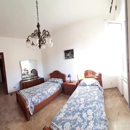 Casa Gina Secondo Piano Con Ascensore E Parcheggio Apartamento